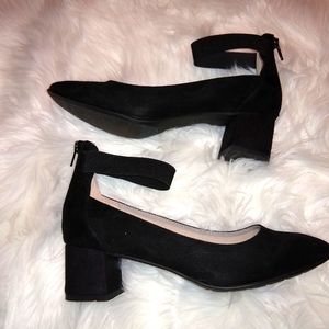 Cute Anklet shoes, heel is 1  1/2 high